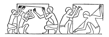 При обтесывании каменных глыб египтяне пользовались растянутым шнурком, которым выявлялись неровности на обрабатываемой поверхности. Инструментами каменотесов были металлические зубила и деревянные молотки с конической головкой. Во всех крупных египетских постройках, включая пирамиды, огромные и тяжелые глыбы тесаного камня для лучшей плотности прилегания и устойчивости клали гладкой стороной внутрь