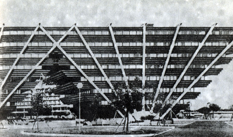 Здание фирмы 'Эссо' в Риме - предвестник новой архитектоники. Арх. Дж. Лафунте, Г. Ре-беккини. 1980
